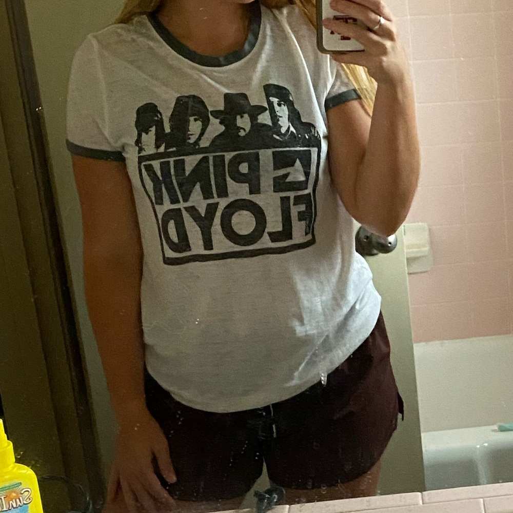 graphic tee